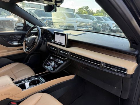Used 2021 Lincoln Corsair Reserve FWD image 9