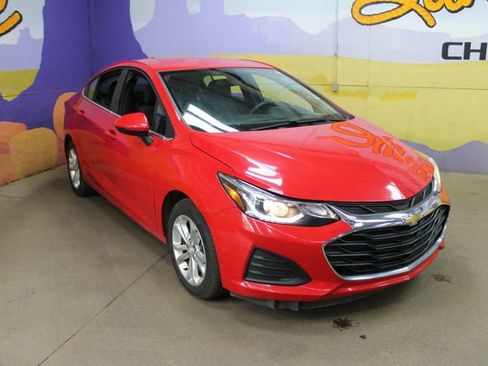 Used 2019 Chevrolet Cruze LT w/ LT True North Edition FWD image 4