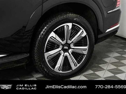 New 2025 Cadillac Escalade IQ Luxury 2 image 28