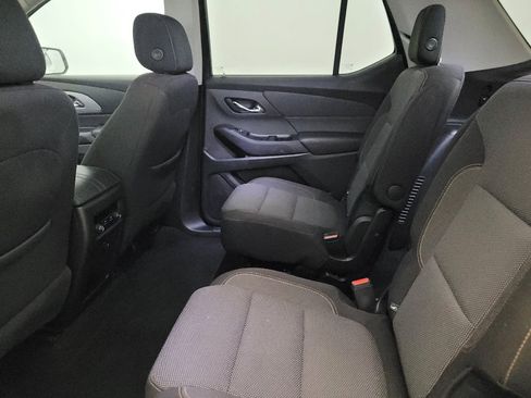 Used 2018 Chevrolet Traverse LT FWD image 18