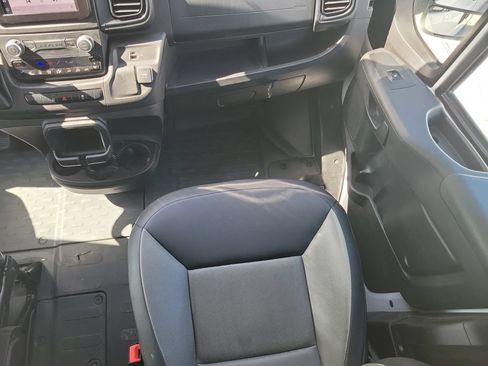 Used 2025 RAM ProMaster 2500 w/ Convenience Group FWD image 19