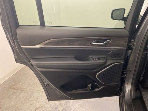 Used 2022 Jeep Grand Cherokee L Limited w/ Trailer Tow Group (B) image 27