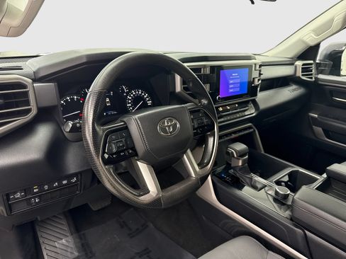 Used 2022 Toyota Tundra SR5 w/ Convenience Package RWD image 18