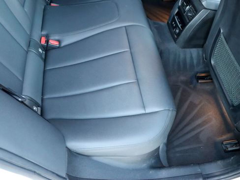 Used 2019 BMW 330i Sedan w/ Convenience Package image 20