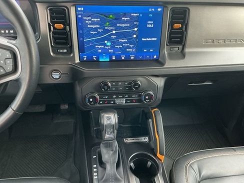Used 2024 Ford Bronco Badlands image 11