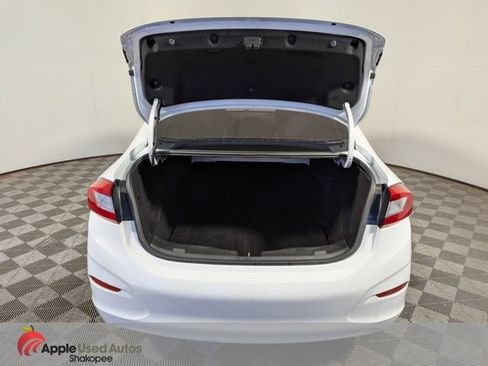 Used 2018 Chevrolet Cruze LT w/ Convenience Package FWD image 7