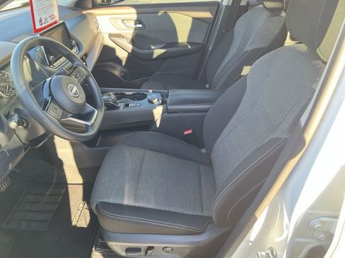 Used 2022 Nissan Rogue SV image 10