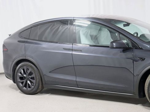 Used 2024 Tesla Model X AWD/4WD image 3