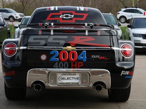 Used 2004 Chevrolet SSR w/ Preferred Equipment Group RWD image 17