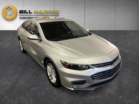 Used 2017 Chevrolet Malibu LT FWD image 10