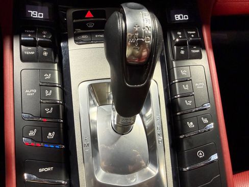 Used 2016 Porsche Panamera 4 image 41