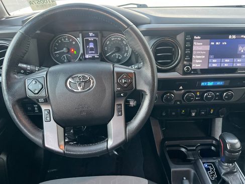Used 2021 Toyota Tacoma TRD Off-Road image 15