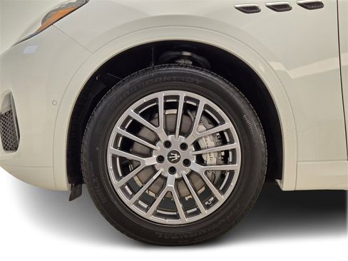 New 2024 Maserati Grecale GT image 13