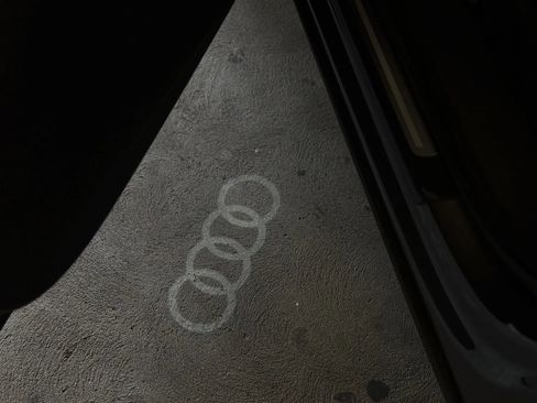 Used 2018 Audi Q7 3.0T Premium Plus w/ Premium Plus Package image 9