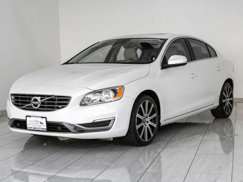 Used 2016 Volvo S60 T5 Premier w/ Climate Package AWD/4WD image 4
