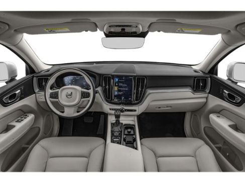 Used 2019 Volvo XC60 T5 Momentum w/ Premium Package FWD image 8
