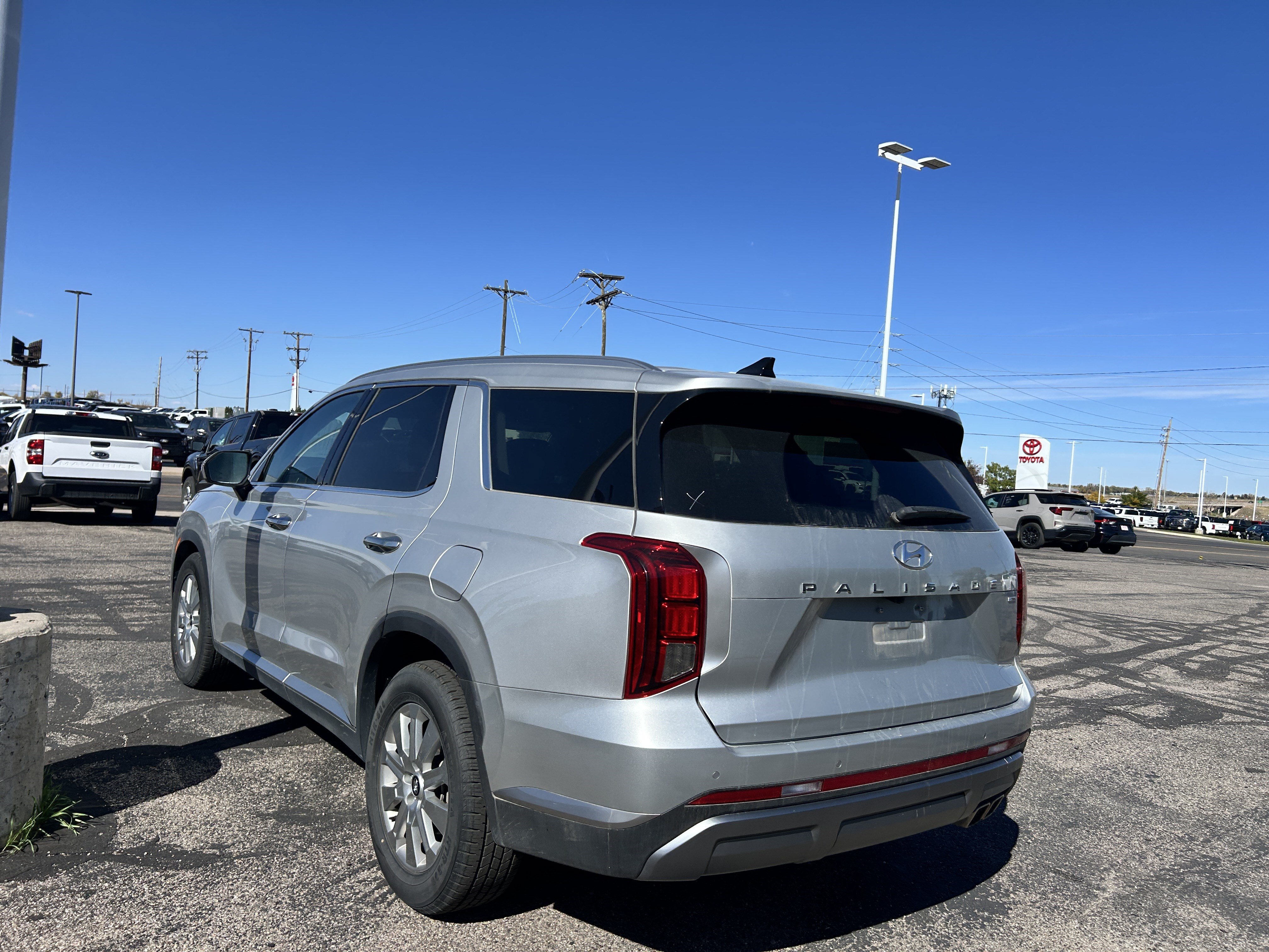 Used 2024 Hyundai Palisade SEL AWD/4WD image 2