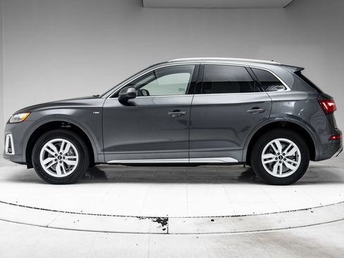 Certified 2023 Audi Q5 2.0T Premium w/ Convenience Package AWD/4WD image 2