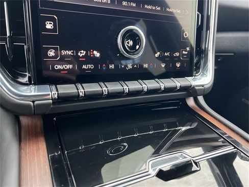 Certified 2025 GMC Yukon XL Denali image 16