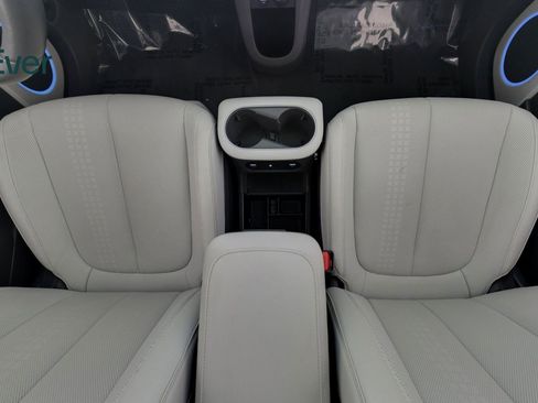 Used 2024 Hyundai Ioniq 5 Limited image 24