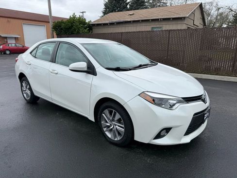 Used 2016 Toyota Corolla LE image 3