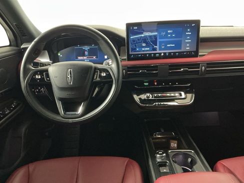 Used 2023 Lincoln Corsair Reserve w/ Equipment Group 201A image 9