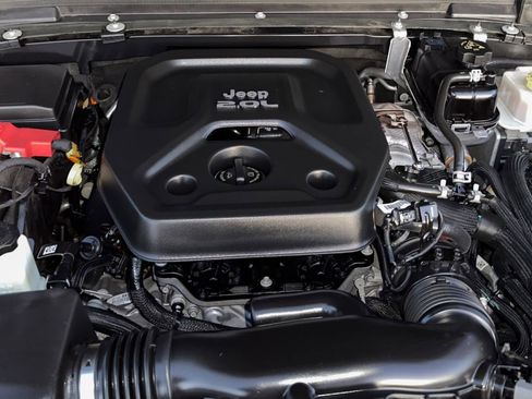 Used 2022 Jeep Wrangler Unlimited Sahara w/ Cold Weather Group image 24