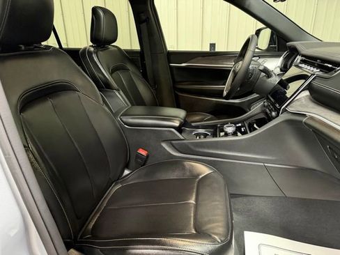 Used 2024 Jeep Grand Cherokee L Limited w/ Luxury Tech Group II AWD/4WD image 32