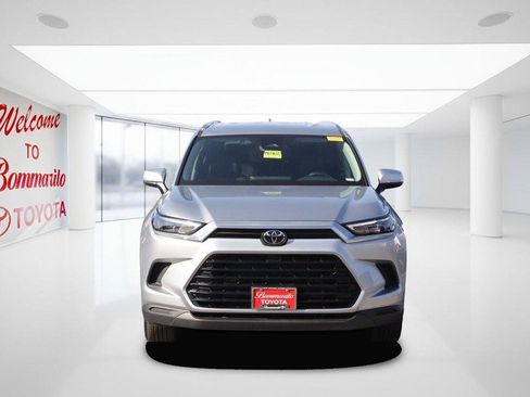 Certified 2025 Toyota Grand Highlander AWD image 4