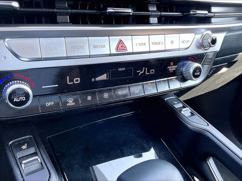 Used 2025 Kia Telluride S FWD image 33