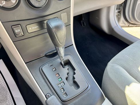 Used 2012 Toyota Corolla L FWD image 5