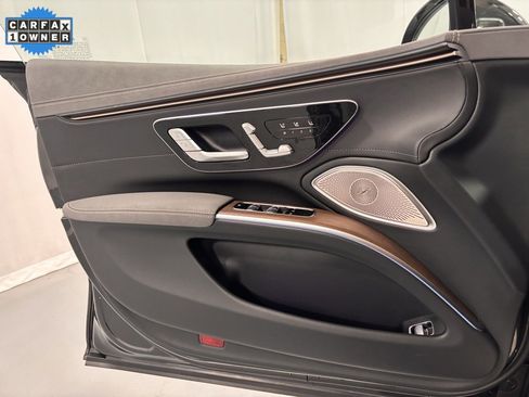 Certified 2022 Mercedes-Benz EQS 580 4MATIC Sedan image 15