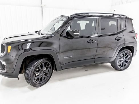 Used 2022 Jeep Renegade Altitude AWD/4WD image 3