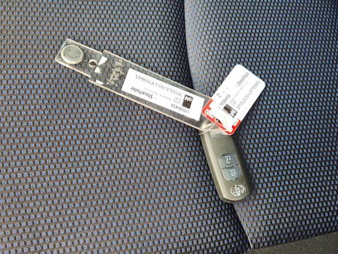 Used 2020 Toyota Yaris LE image 34