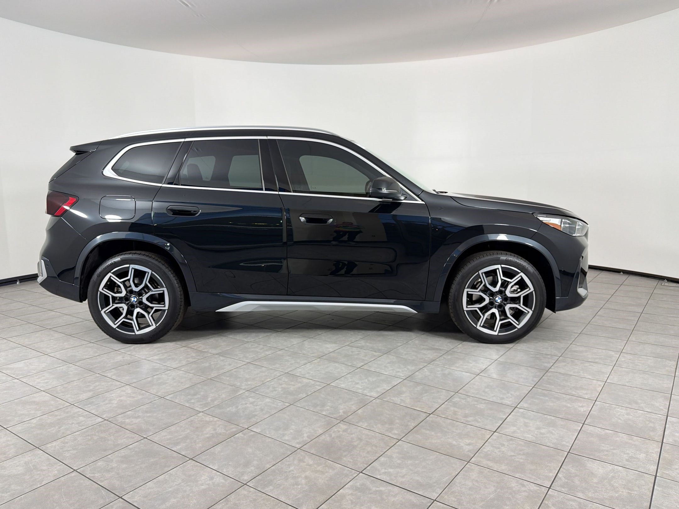 Used 2025 BMW X1 xDrive28i w/ Convenience Package AWD/4WD image 8