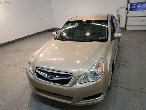 Used 2010 Subaru Legacy 2.5i Premium image 9