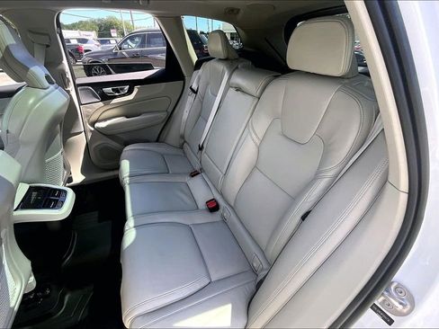 Used 2023 Volvo XC60 B5 Ultimate w/ Protection Package Premier AWD/4WD image 18