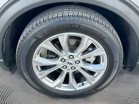 Used 2024 Ford Explorer XLT w/ Equipment Group 202A image 29