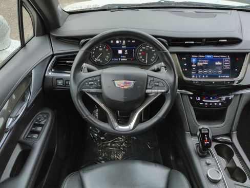 Used 2020 Cadillac XT6 Sport image 16