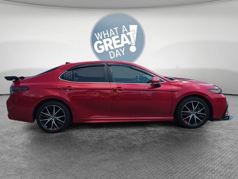 Used 2023 Toyota Camry SE FWD image 2