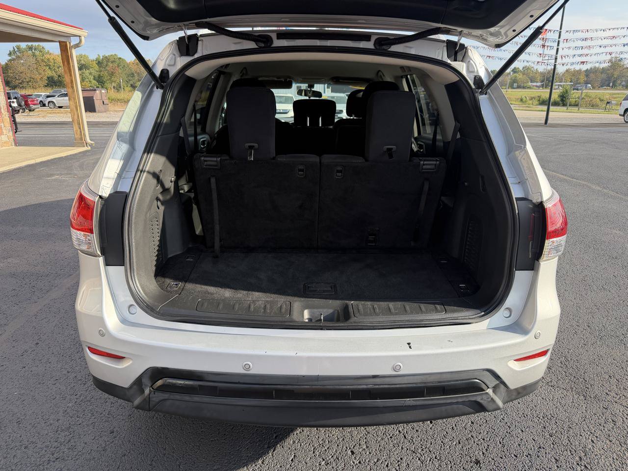 Used 2013 Nissan Pathfinder SV AWD/4WD image 6
