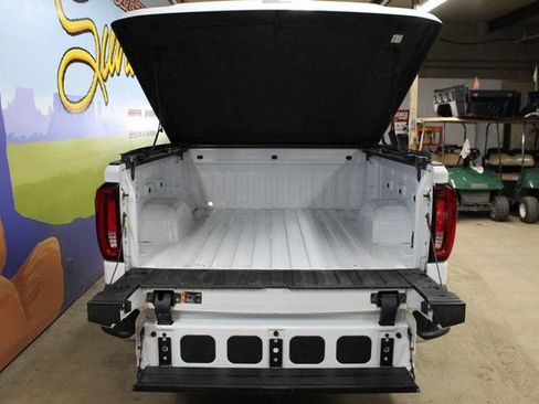 Used 2019 GMC Sierra 1500 SLT w/ SLT Premium Package AWD/4WD image 6
