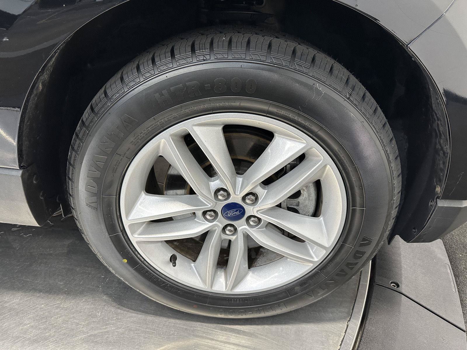 Used 2018 Ford Edge SEL w/ Equipment Group 201A AWD/4WD image 12