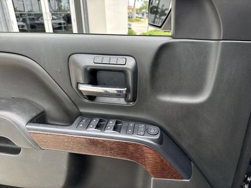 Used 2018 GMC Sierra 1500 SLT AWD/4WD image 39