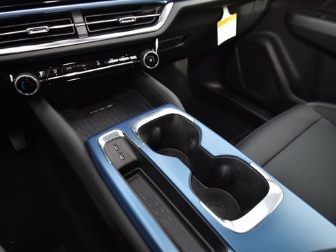 New 2026 Chevrolet Equinox EV LT image 17