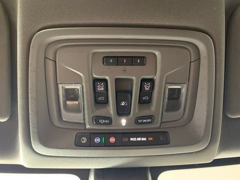 Used 2022 Chevrolet Silverado 2500 LTZ w/ LTZ Premium Package AWD/4WD image 30