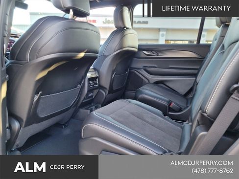 New 2025 Jeep Grand Cherokee L Altitude AWD/4WD image 7