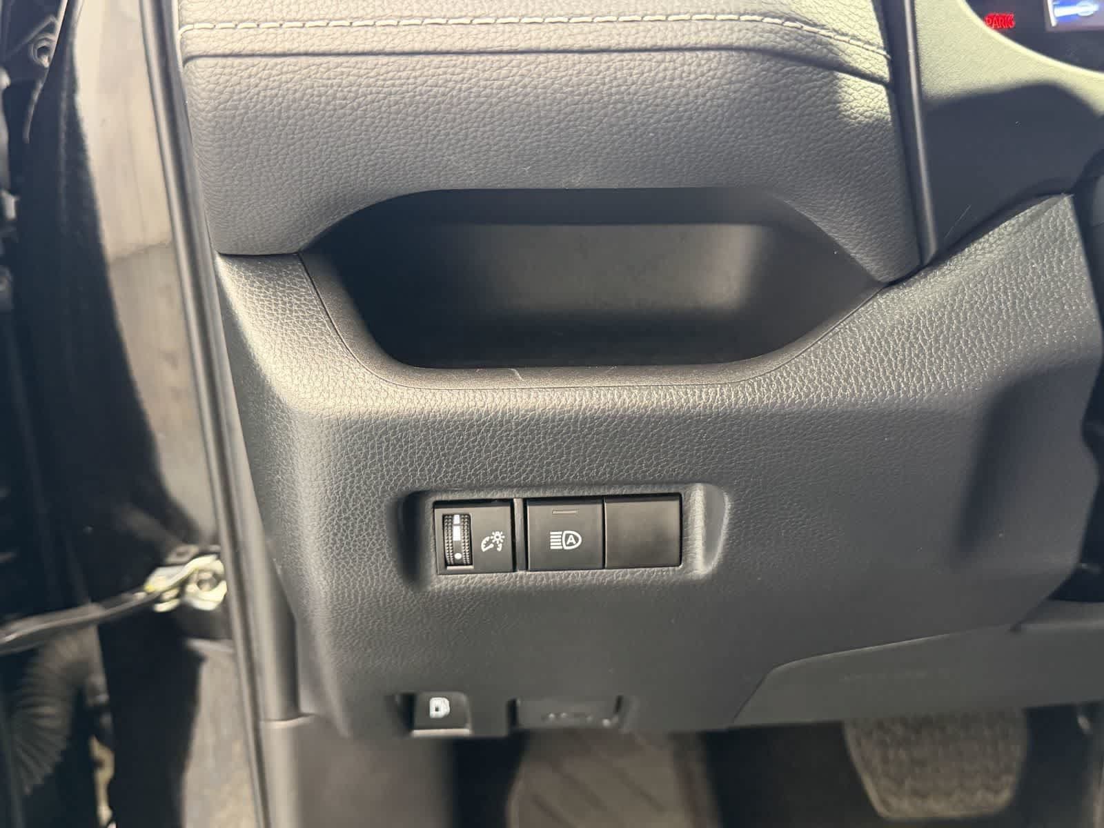 Used 2023 Toyota RAV4 AWD Hybrid image 14