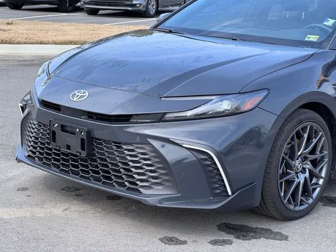 Used 2025 Toyota Camry SE w/ Convenience Package image 34