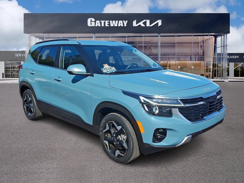 Certified 2024 Kia Seltos EX AWD/4WD image 1